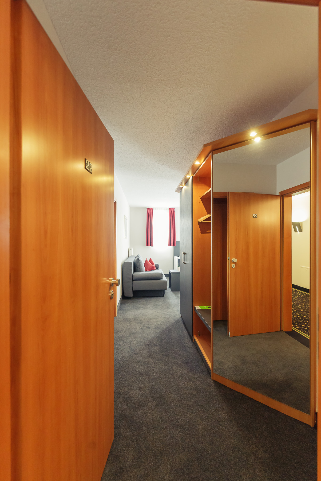 Zimmer 22 II