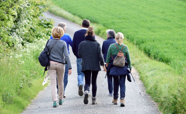 6 Spaziergänger in Regensburg